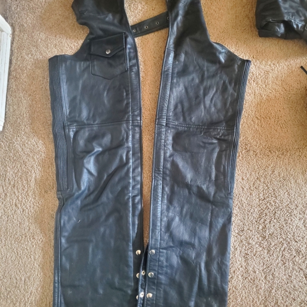 Leather motorcycle chaps